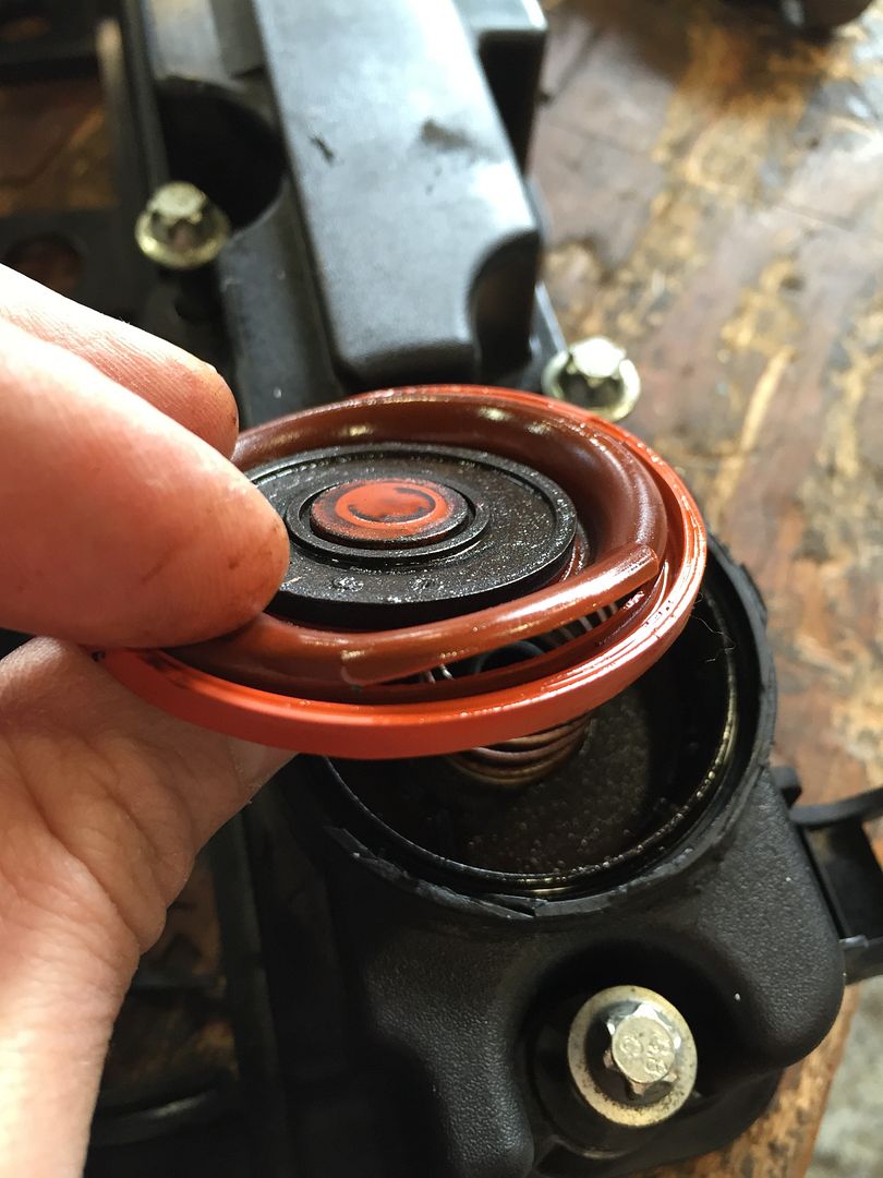 Valve cover failures, cut one apart to see what fails Chevrolet Cruze